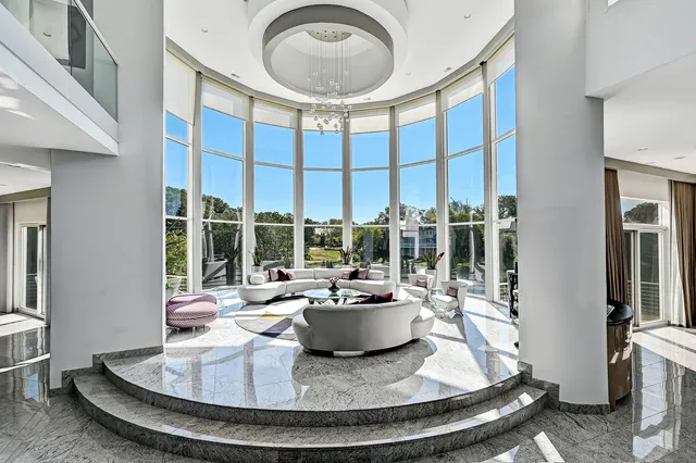 $2,300,000 | 9233 Falling Waters Drive West, Burr Ridge, IL 60527