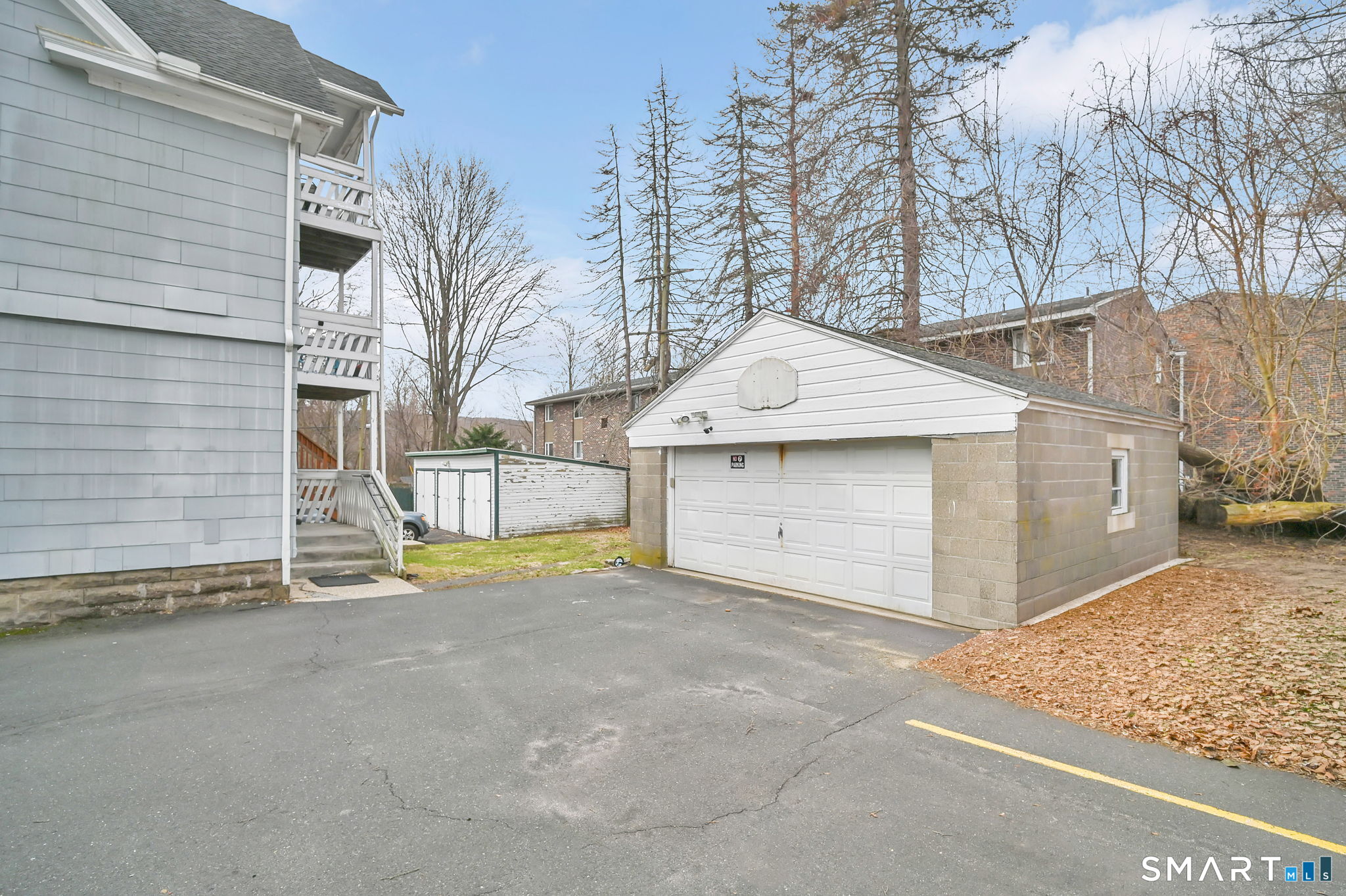 11 Addison Street Bristol, CT 06010 - Photo 5 of 30