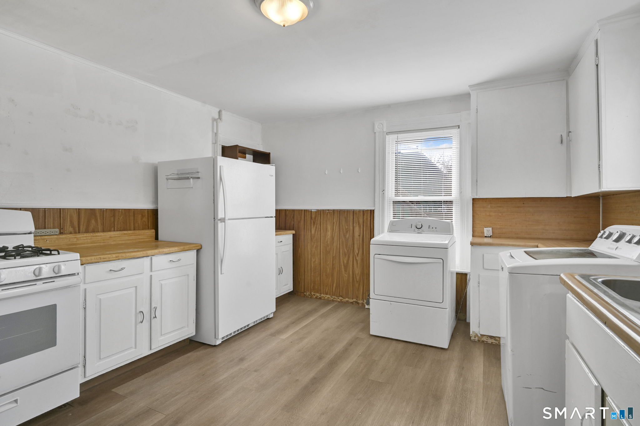 11 Addison Street Bristol, CT 06010 - Photo 7 of 30