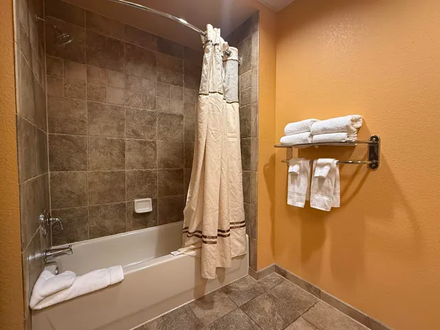 $224,900 | 2411 River Wisconsin Dells Wi 53965, Unit 2443, Wisconsin Dells, WI 53965