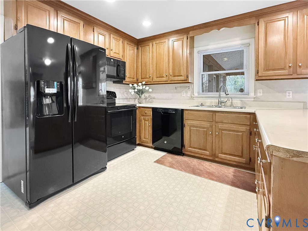 5513 Qualla Road Chesterfield, VA 23832 - Photo 2 of 20 Gleaming open concept Kitchen: All appliances conv