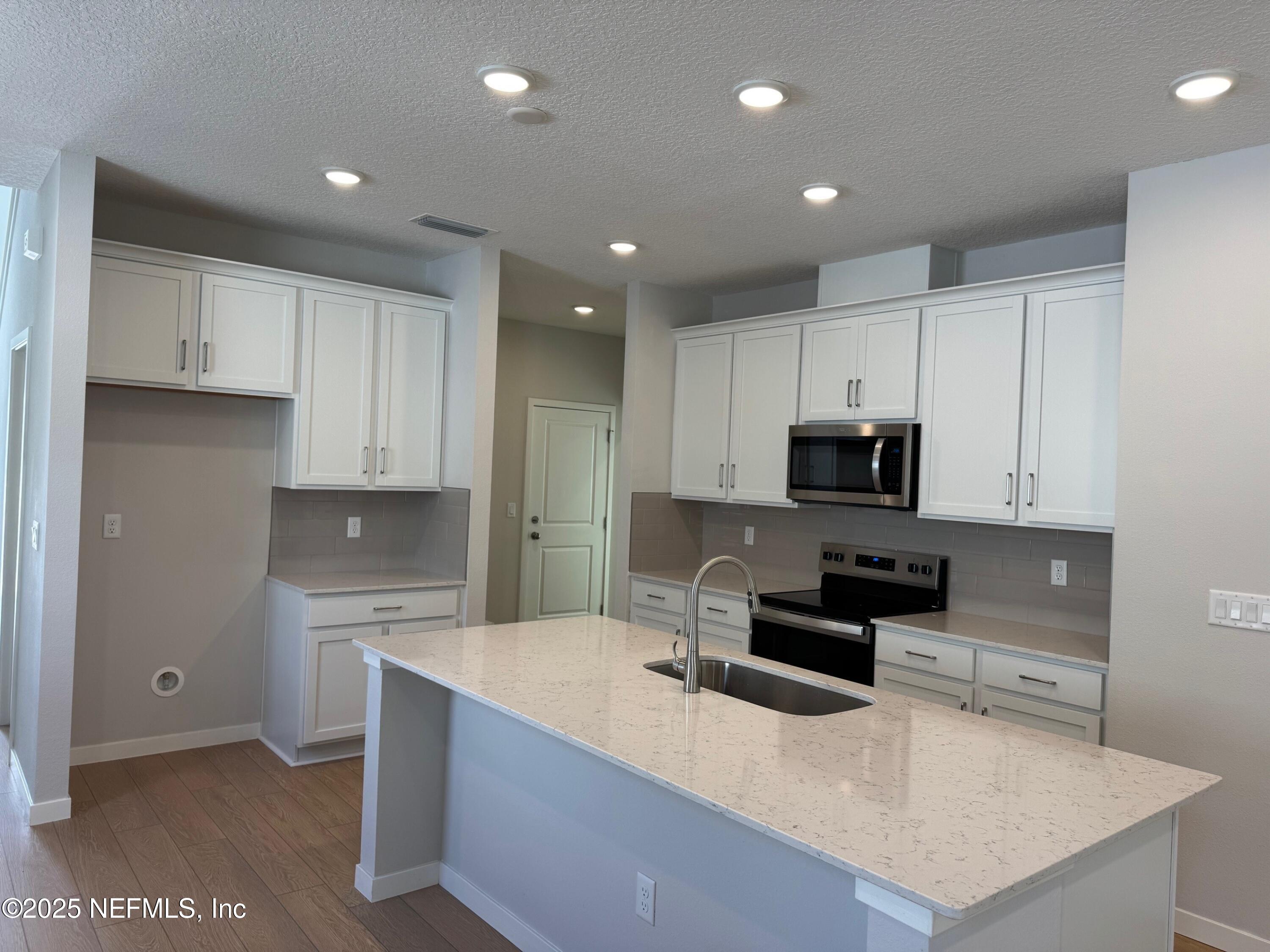 96125 Broadmoore Road Fernandina Beach, FL 32034 - Photo 8 of 19 Amelia 4 kitchen 1