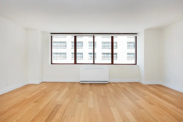 $3,954 | 260 West 52nd Street, Unit 4D | Theater District