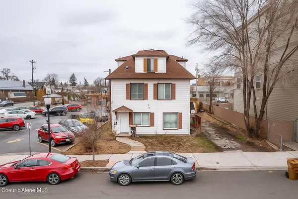 $395,000 | 3011 East Queen Avenue, Spokane, WA 99217