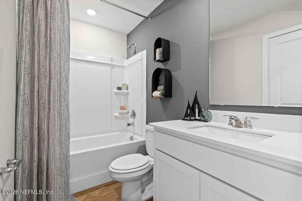 10721 Waterfield Road Jacksonville, FL 32210 - Photo 17 of 23 Crescent pecan - guestbath