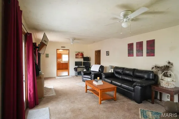 $150,000 | 410 Henry Street, Gillespie, IL 62033