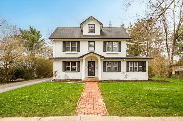 $599,900 | 113 Stoneleigh Court, Pittsford, NY 14618