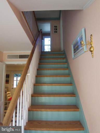 28 Severndale Road Severna Park, MD 21146 - Photo 16 of 25 Staircase
