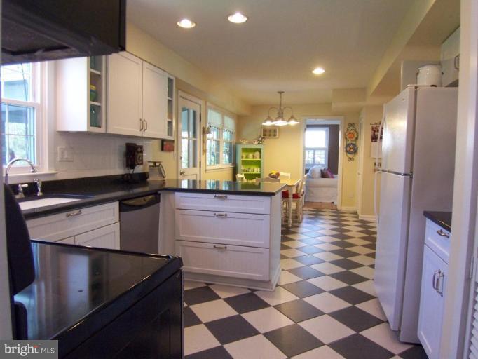28 Severndale Road Severna Park, MD 21146 - Photo 6 of 25 New country kitchen