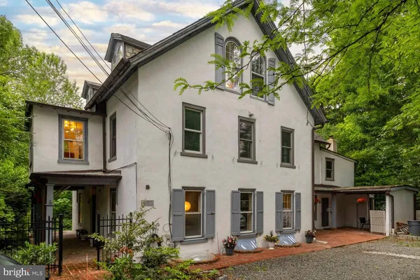 $690,000 | 35 Violet Lane, Lansdowne, PA 19050