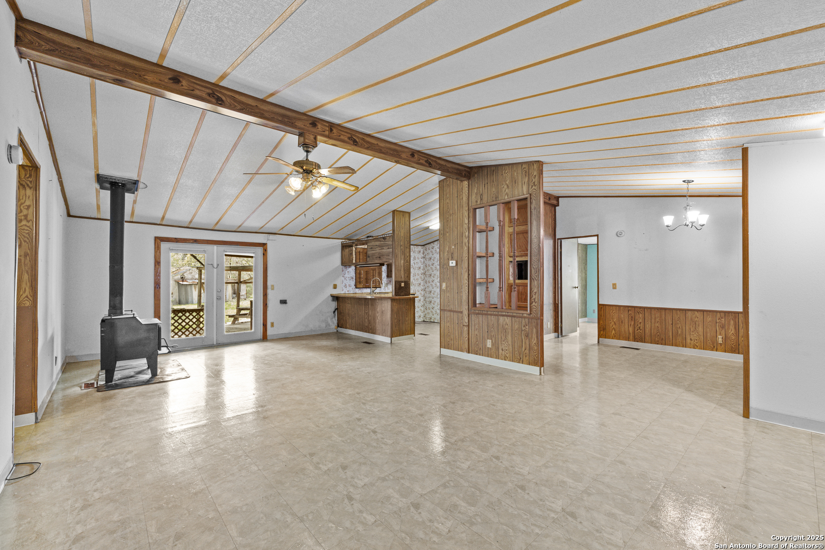 1189 Vivroux Ranch Road Seguin, TX 78155 - Photo 16 of 24 a view of a hallway with furniture and window