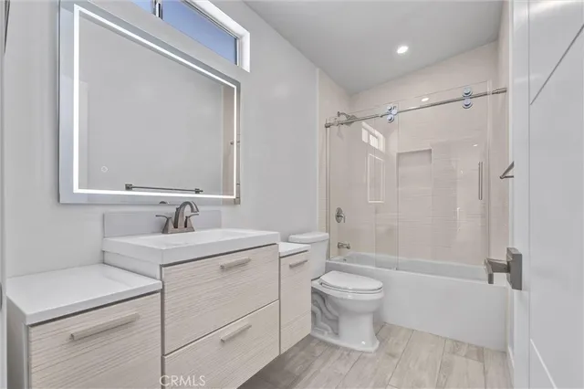 $2,190,000 | 1210 1st Place, Hermosa Beach, CA 90254