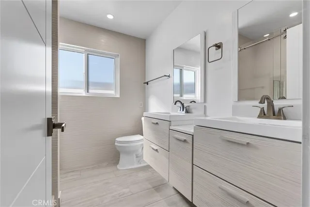 $2,190,000 | 1210 1st Place, Hermosa Beach, CA 90254