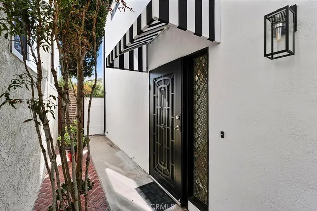 $2,190,000 | 1210 1st Place, Hermosa Beach, CA 90254