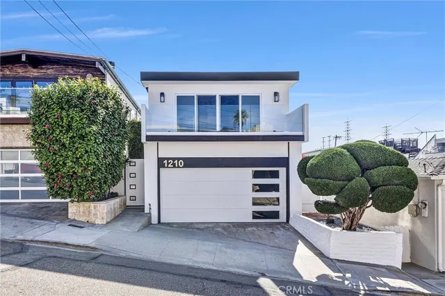 $2,190,000 | 1210 1st Place, Hermosa Beach, CA 90254