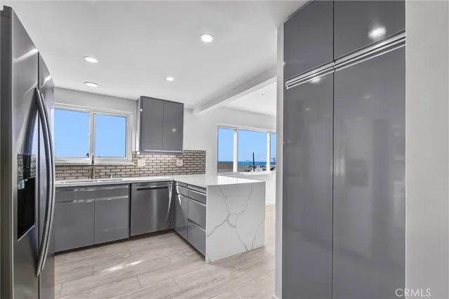 $2,190,000 | 1210 1st Place, Hermosa Beach, CA 90254