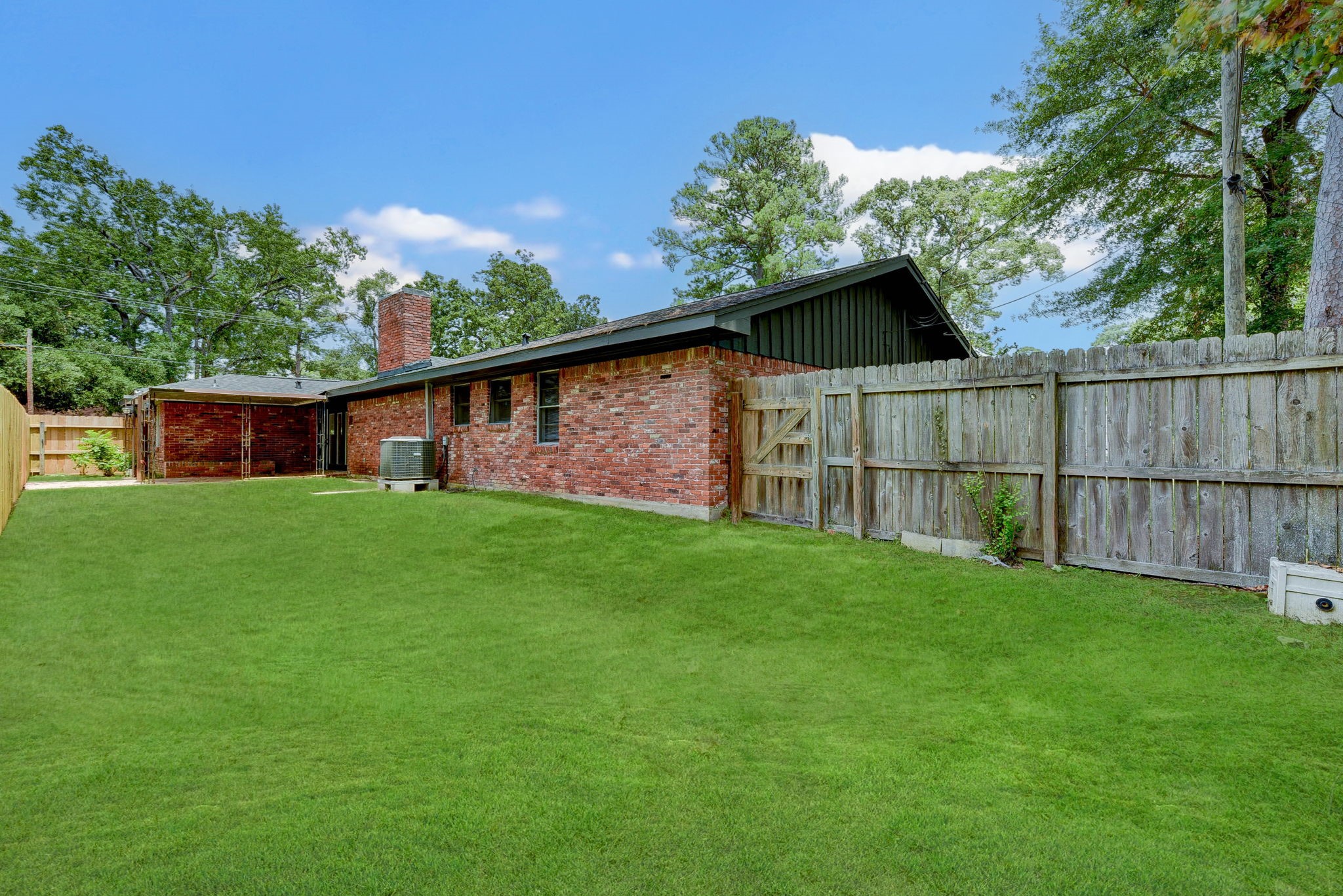 1703 North Roberson Street Conroe, TX 77301 - Photo 5 of 44