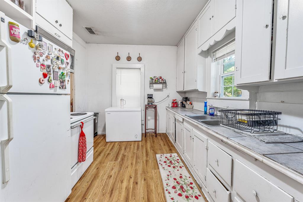 863 Clinton Avenue Stephenville, TX 76401 - Photo 12 of 23