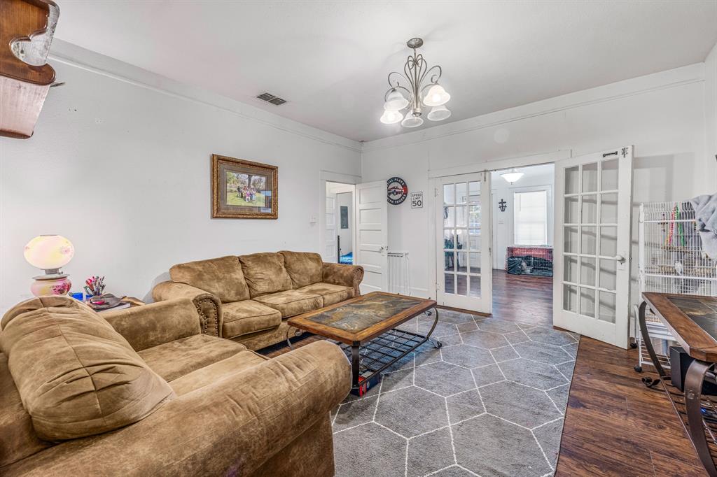 863 Clinton Avenue Stephenville, TX 76401 - Photo 2 of 23