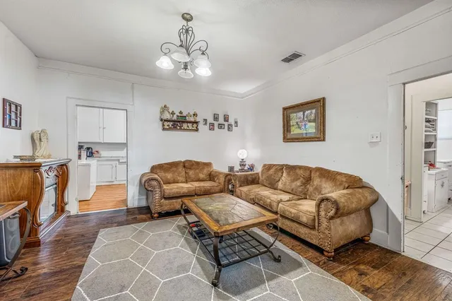 $185,000 | 863 Clinton Avenue, Stephenville, TX 76401