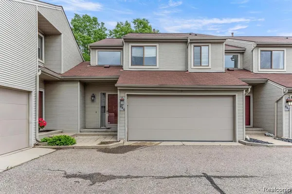 $2,100 | 644 Ashley Circle, Rochester, MI 48307