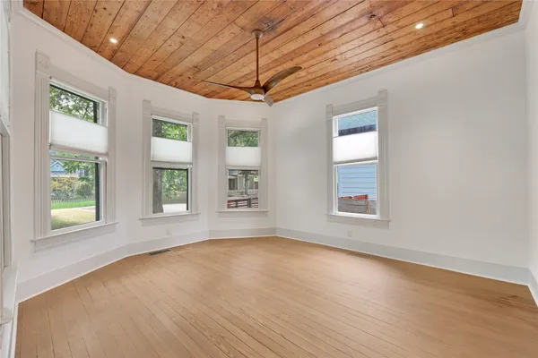 $3,400 | 904 Willow Street, Unit A, Austin, TX 78702