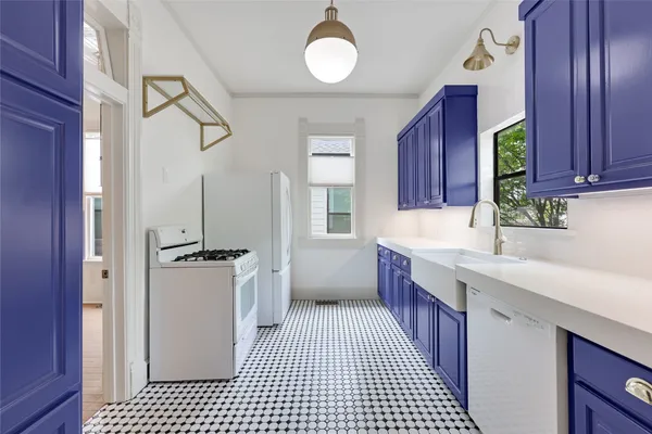 $3,400 | 904 Willow Street, Unit A, Austin, TX 78702