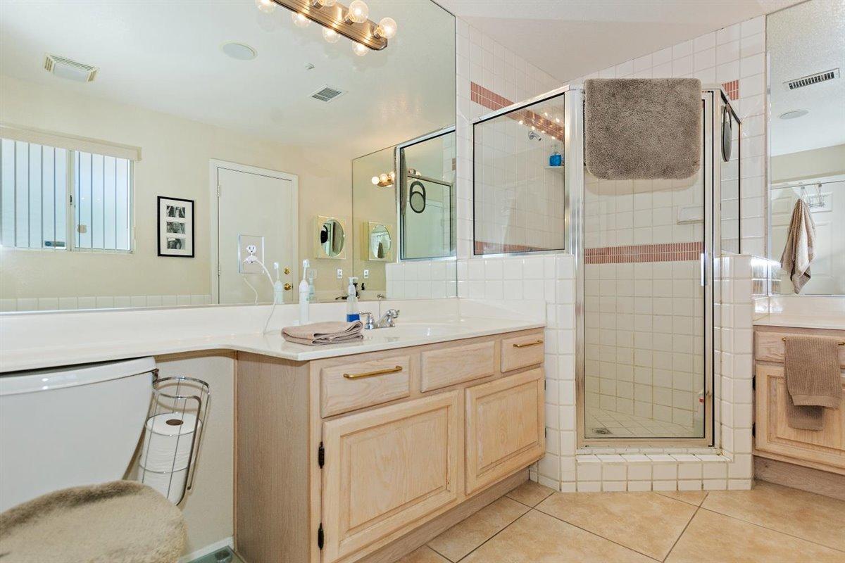 68430 Tortuga Road Cathedral City, CA 92234 - Photo 16 of 32 17-Primary Bathroom