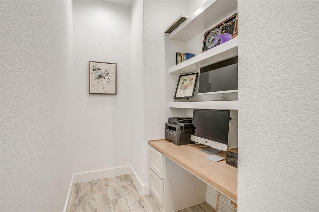 8140 Lavender Road Springtown, TX 76082 - Photo 28 of 40 a utility room with dryer and washer