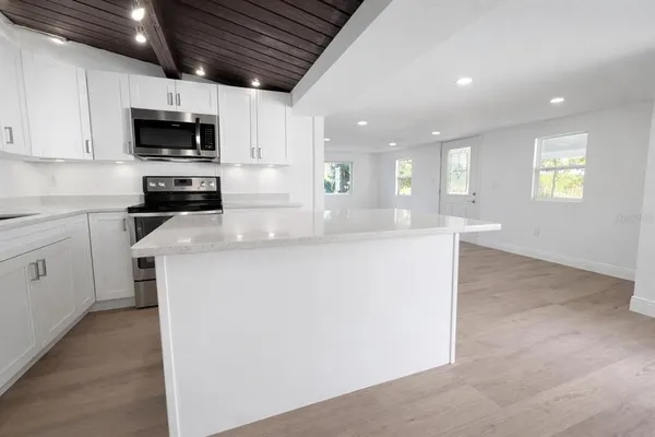 $2,000 | 6580 10th Ave Terrace South, St. Petersburg, FL 33707