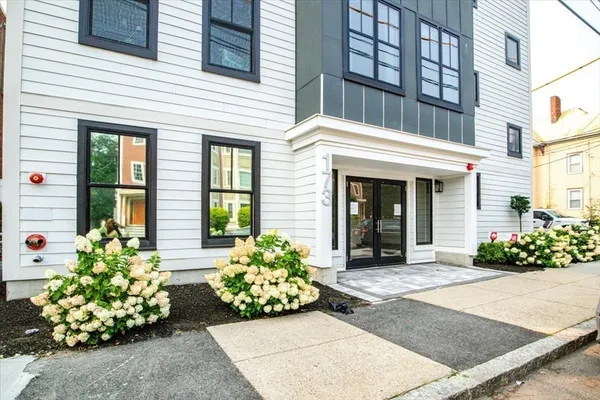$554,900 | 173 Magnolia Street, Unit 5, Boston, MA 02125