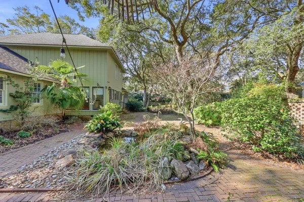 $695,000 | 571 Fernwood Road, Murrells Inlet, SC 29576