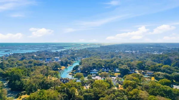 $695,000 | 571 Fernwood Road, Murrells Inlet, SC 29576