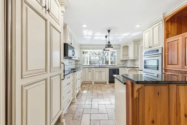 $695,000 | 571 Fernwood Road, Murrells Inlet, SC 29576