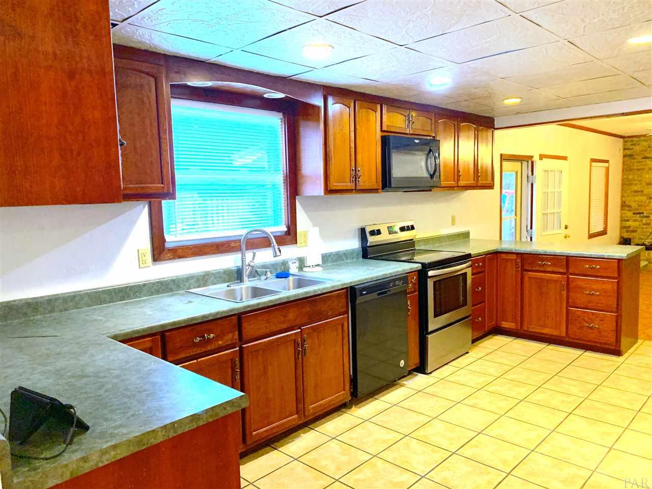 7849 South Airport Road Milton, FL 32583 - Photo 9 of 39