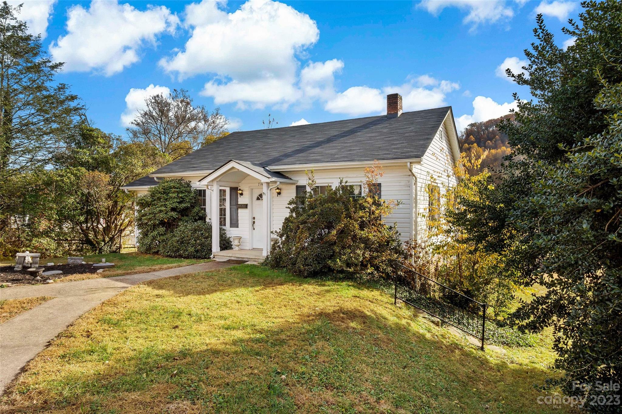 716 Rutherford Road Marion, NC 28752 - Photo 2 of 30 Gallery Image 2