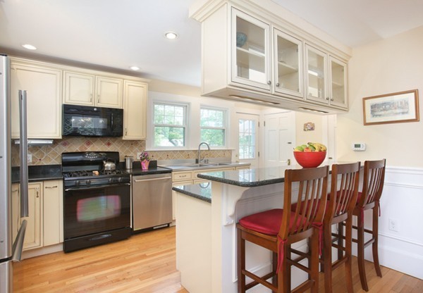36 Rockledge Road Newton, MA 02461 - Photo 5 of 10