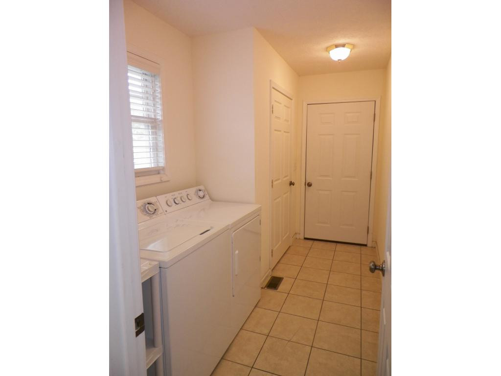 303 Reed Avenue Greeneville, TN 37743 - Photo 10 of 36 Laundry room toward garage