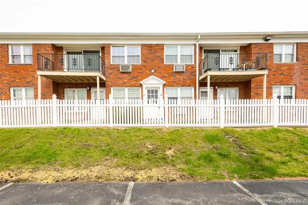 $255,000 | 6 Colonial Road, Unit 44, Beacon, NY 12508