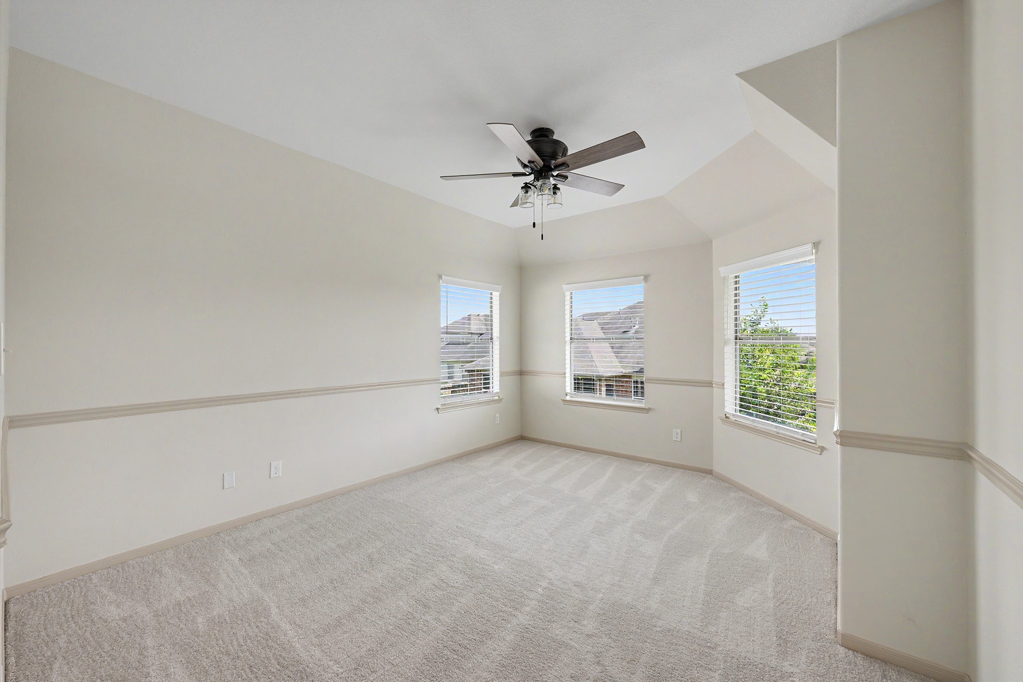 2714 Nickel Canyon Drive Rosharon, TX 77583 - Photo 19 of 31 a view of a livingroom with a ceiling fan and window