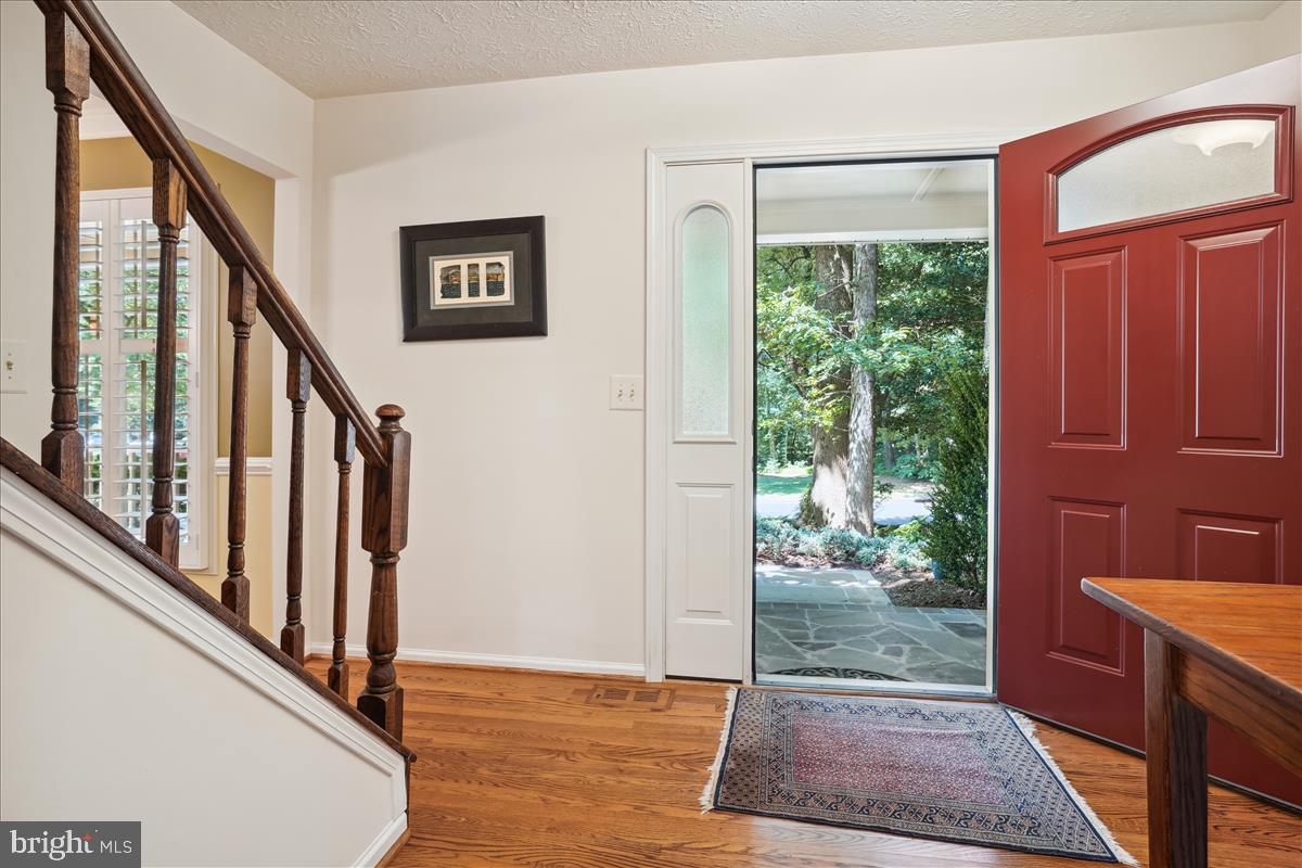 1307 Quail Ridge Drive Reston, VA 20194 - Photo 23 of 67 Foyer