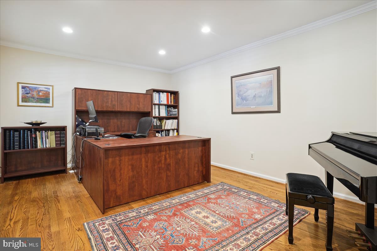 1307 Quail Ridge Drive Reston, VA 20194 - Photo 25 of 67 Living Room / Office
