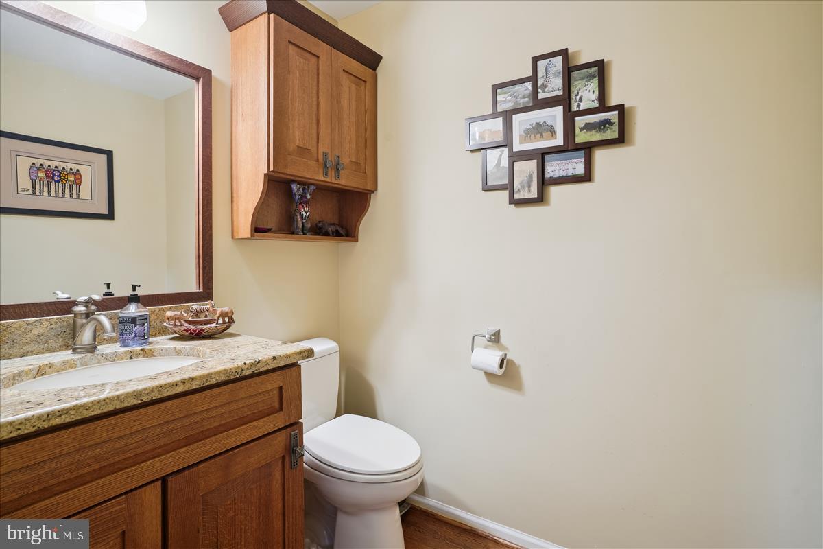 1307 Quail Ridge Drive Reston, VA 20194 - Photo 27 of 67 Powder Room on Main