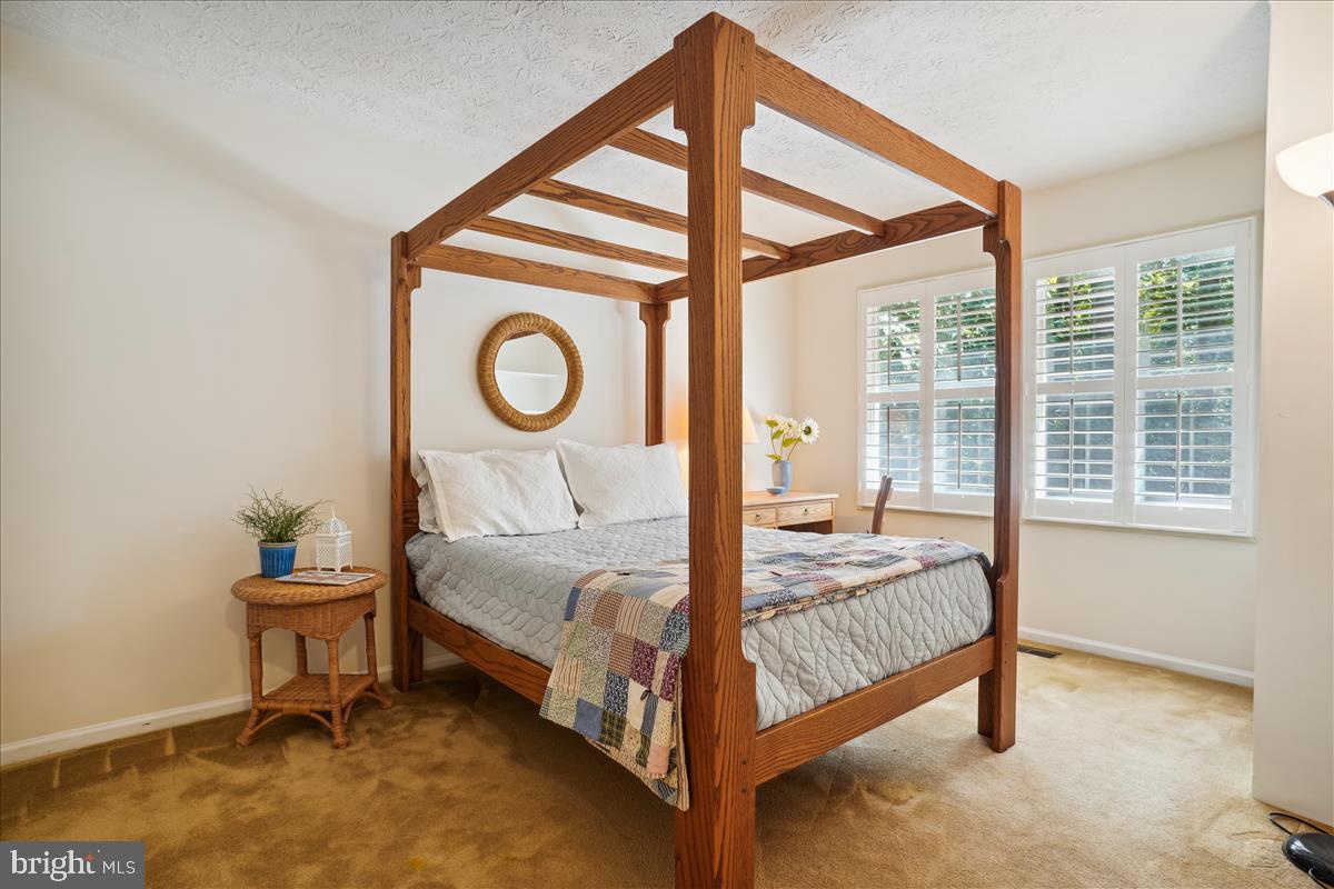 1307 Quail Ridge Drive Reston, VA 20194 - Photo 38 of 67 Gallery Image 38
