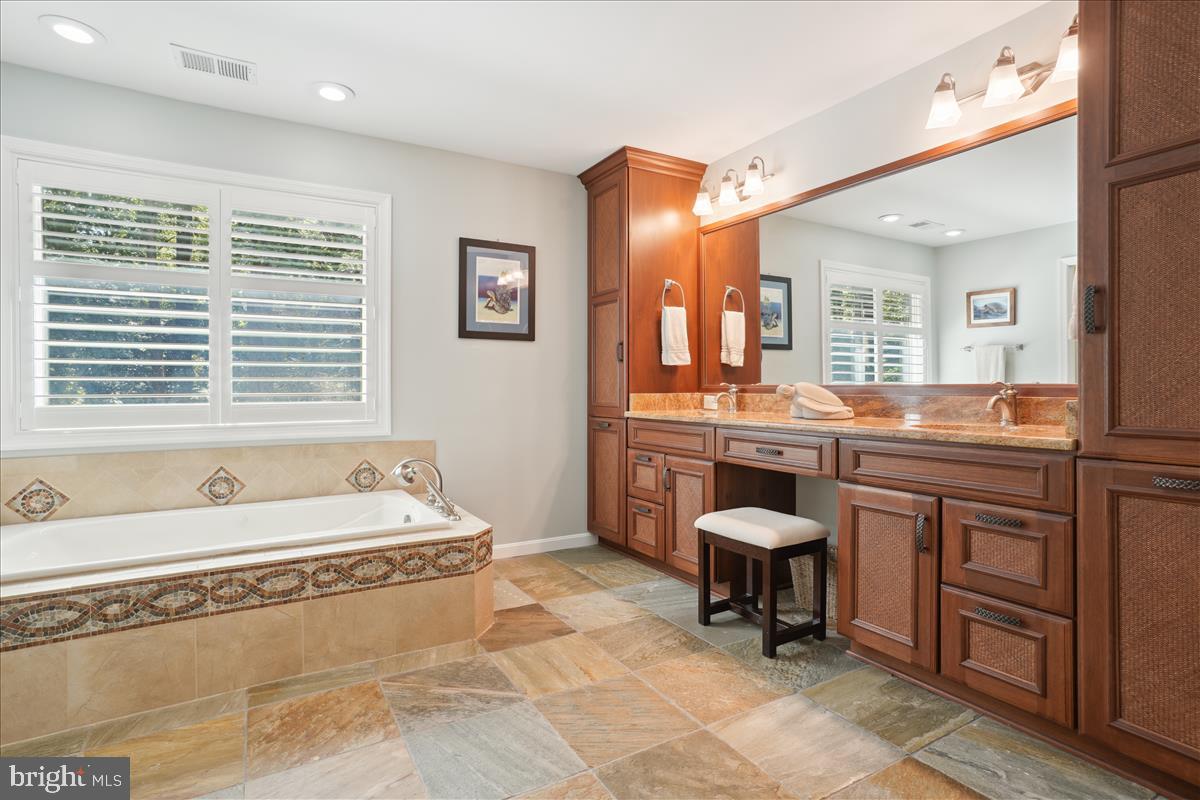 1307 Quail Ridge Drive Reston, VA 20194 - Photo 54 of 67 Luxury appointments