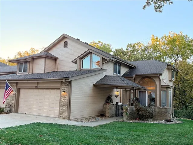 $320,000 | 6530 North Revere Drive, Kansas City, MO 64151