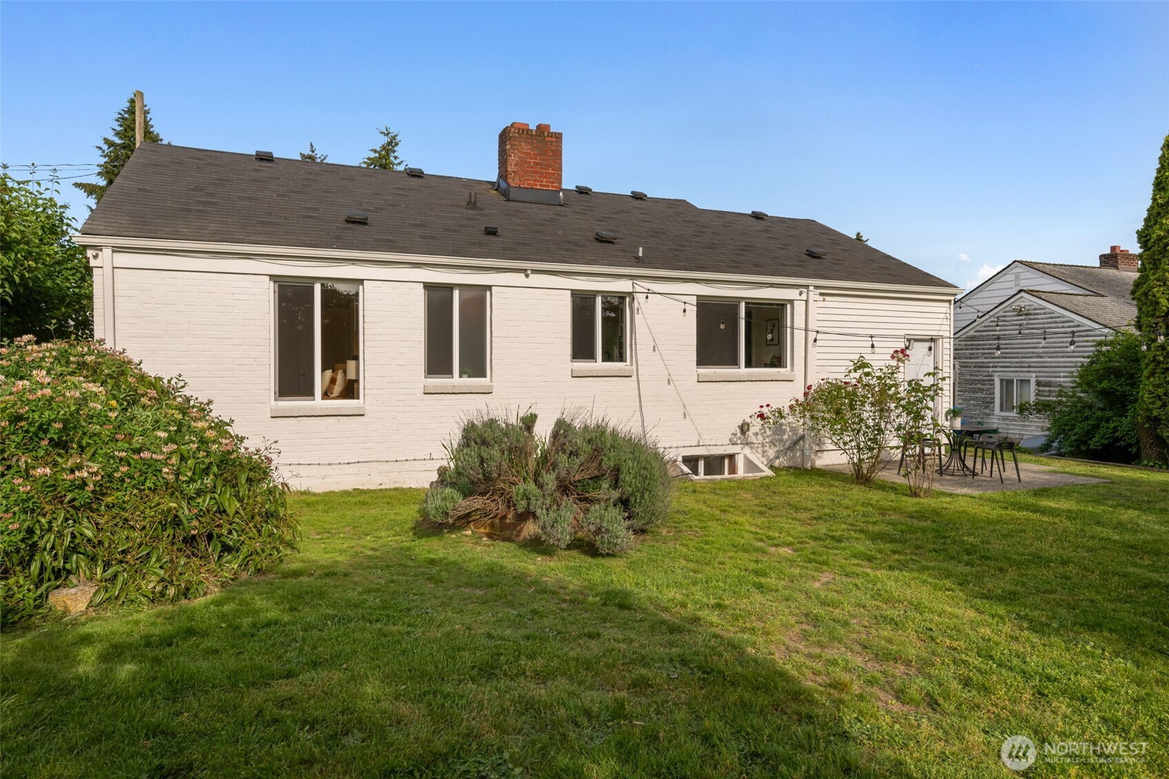 10617 39th Avenue Southwest Seattle, WA 98146 - Photo 30 of 39