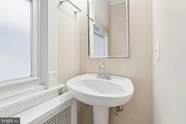 $275,000 | 7333 Lawndale Avenue, Philadelphia, PA 19111