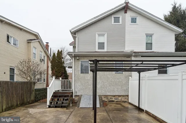 $275,000 | 7333 Lawndale Avenue, Philadelphia, PA 19111