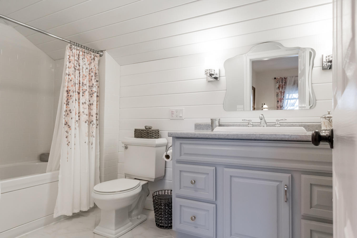 197 Tuttle Road Cumberland Center, ME 04021 - Photo 28 of 36 28masterbath